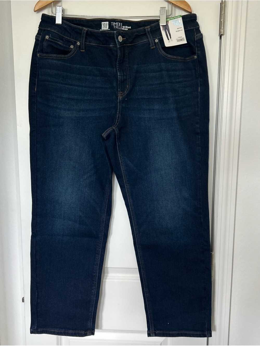 Time and Tru Women's Mid Rise Skinny Jeans, 18 Short NWT- Dark Wash